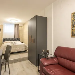 Rifugio Degli Artisti 2*, Rome Italy